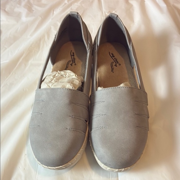 Easy Street Gray Slip-On Flats with Streamlined Design - Picture 1 of 6